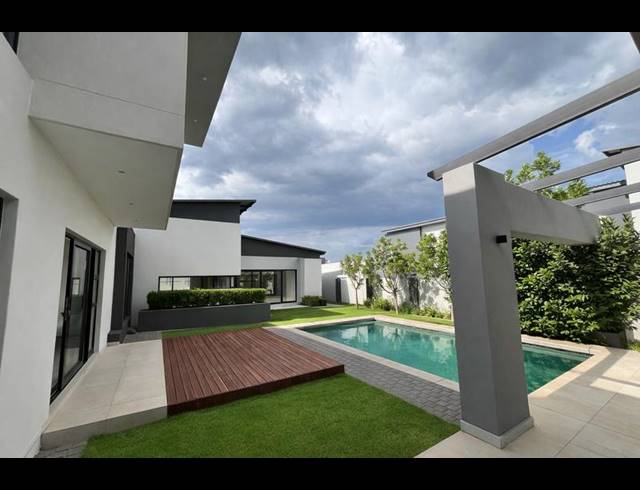 5 BEDROOM HOUSE FOR SALE IN MIDSTREAM RIDGE